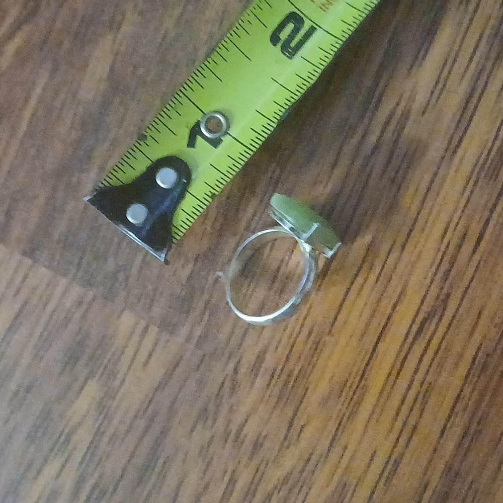 Ring - Picture 3 of 3